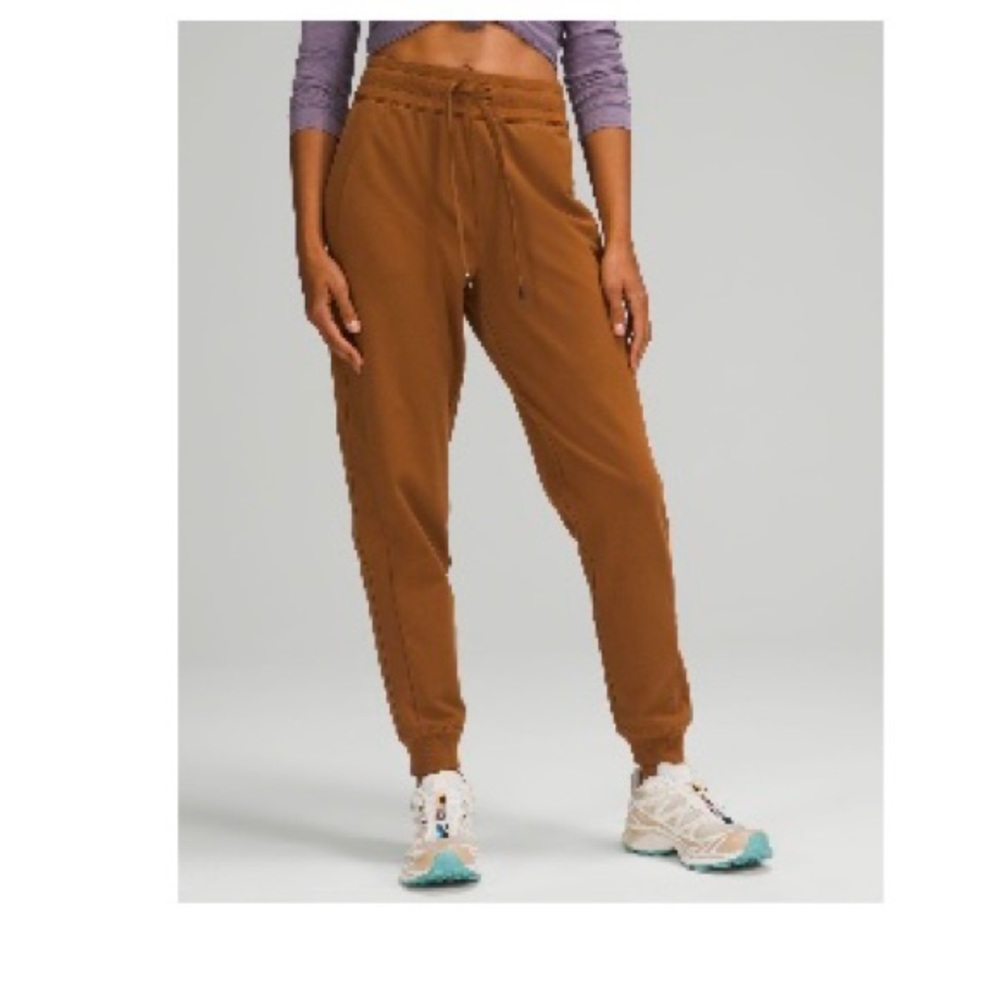 Lululemon camel joggers
